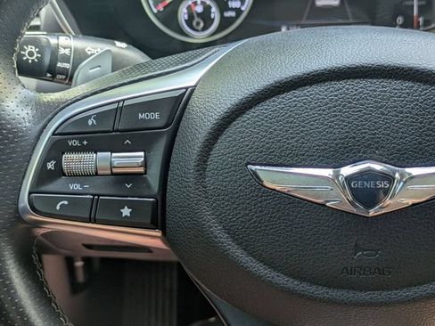 Used 2022 Genesis G70 2.0T RWD image 13