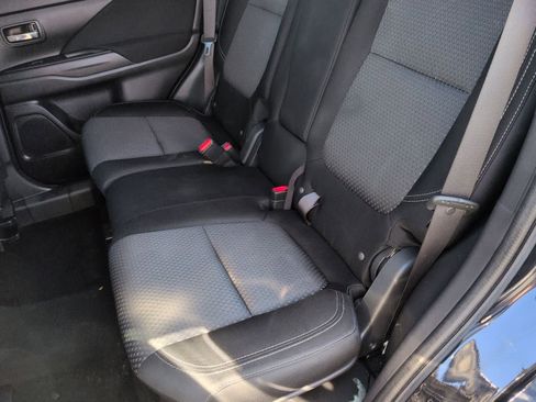 Used 2019 Mitsubishi Outlander ES image 20