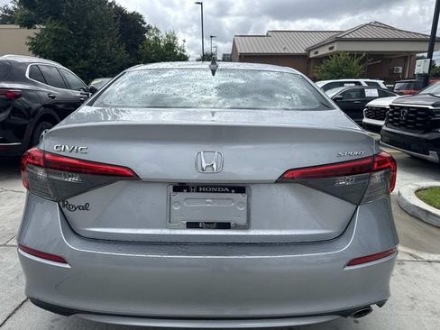 Used 2024 Honda Civic Sport image 6