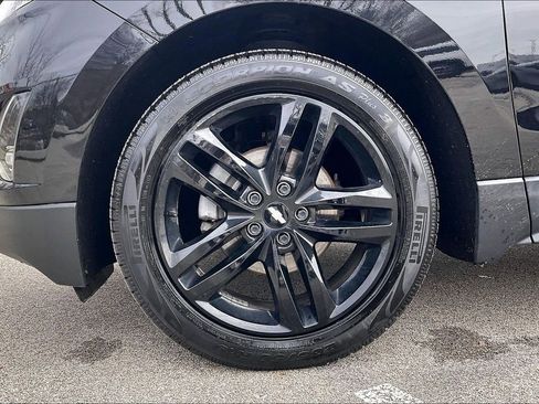 Used 2020 Chevrolet Equinox LT w/ Midnight Edition image 9