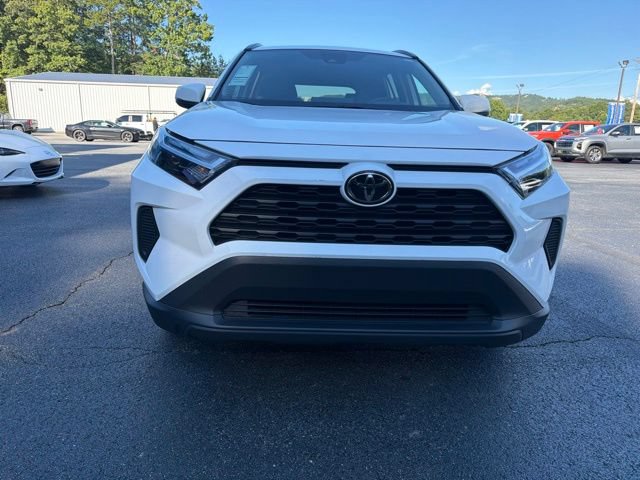 Used 2025 Toyota RAV4 XLE FWD image 2