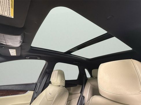 Used 2018 Cadillac XT5 Luxury w/ Driver Awareness Package image 24