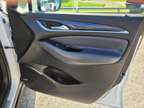 Used 2022 Buick Enclave Premium FWD image 10