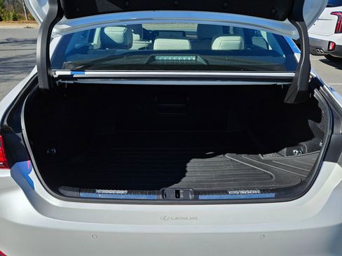 Used 2023 Lexus ES 300h Ultra Luxury w/ Accessory Package (Z2) image 29