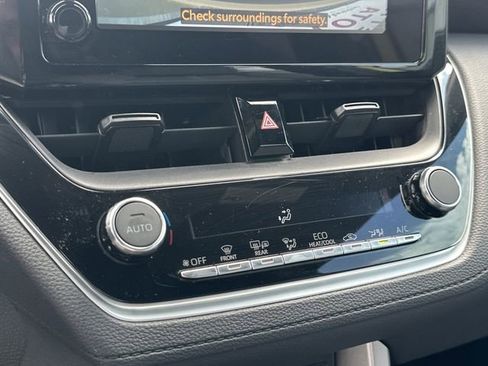 Used 2024 Toyota Corolla Cross AWD Hybrid w/ Moonroof Package image 21