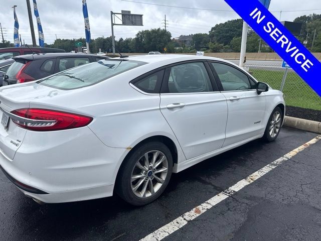Used 2017 Ford Fusion SE FWD image 5