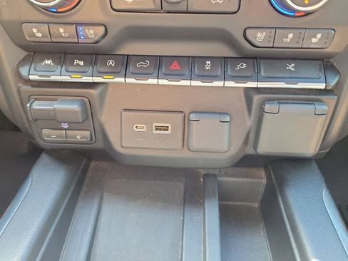 Used 2019 Chevrolet Silverado 1500 High Country w/ Technology Package AWD/4WD image 33