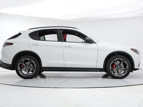 New 2026 Alfa Romeo Stelvio Sprint w/ Convenience Package AWD/4WD image 6