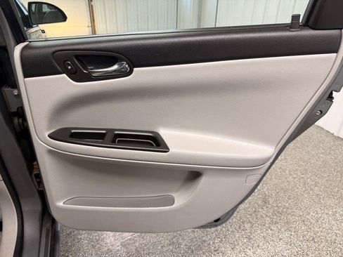 Used 2008 Chevrolet Impala LT FWD image 25