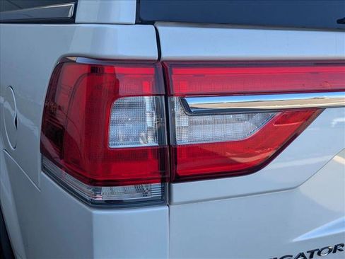 Used 2015 Lincoln Navigator L 2WD w/ Equipment Group 101A Reserve image 7