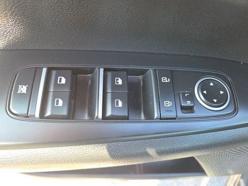 Used 2023 Kia Forte LXS image 17