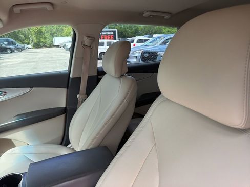 Used 2019 Lincoln Nautilus FWD image 10