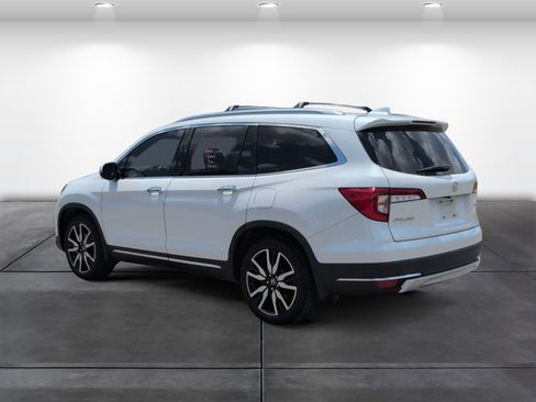 Certified 2022 Honda Pilot Touring image 3