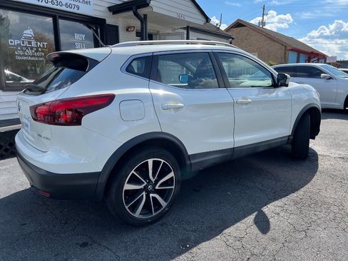 Used 2017 Nissan Rogue Sport SL w/ SL Premium Package image 10