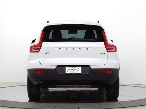 Used 2023 Volvo XC40 B5 Plus w/ Driver Assist Package AWD/4WD image 6