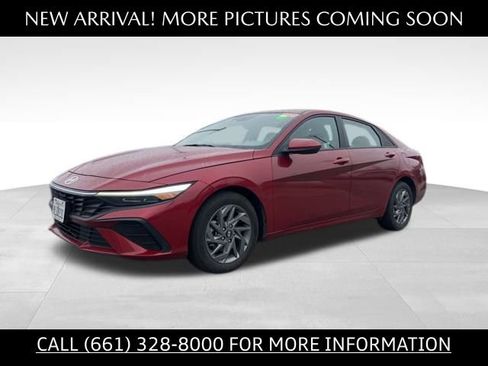 Used 2024 Hyundai Elantra SEL image 1