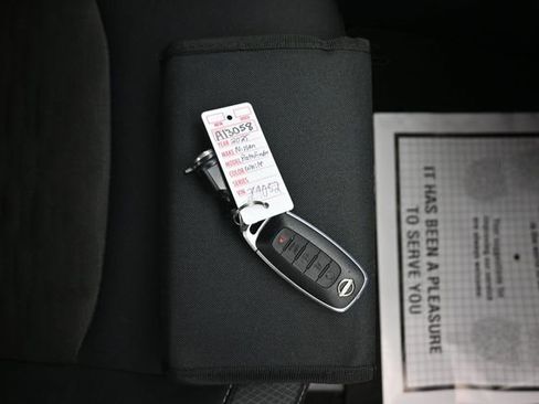 Used 2025 Nissan Pathfinder SV AWD/4WD image 12