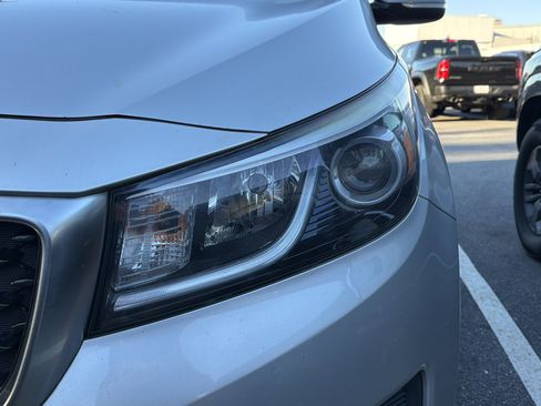 Used 2016 Kia Sedona LX w/ Option Group 020 image 12