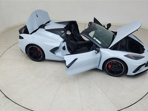Used 2022 Chevrolet Corvette Stingray Premium Conv w/ Z51 Performance Package image 81