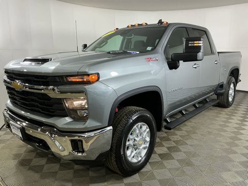 Used 2025 Chevrolet Silverado 2500 LT w/ All Star Edition image 2
