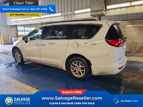 Used 2020 Chrysler Voyager Lxi FWD image 3