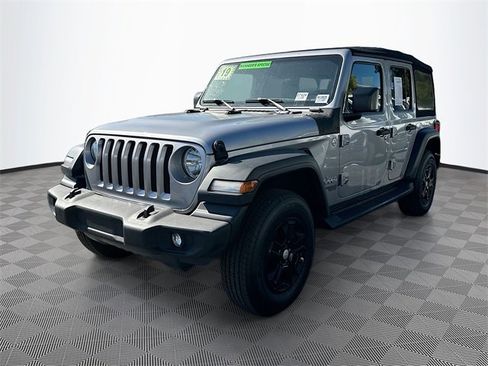 Used 2019 Jeep Wrangler Unlimited Sport S image 3