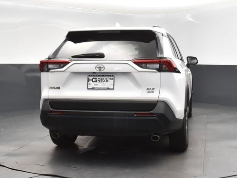 Used 2022 Toyota RAV4 XLE image 6