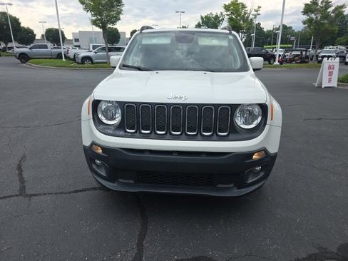 Used 2018 Jeep Renegade Latitude FWD image 5