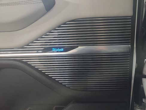 Used 2023 Jeep Grand Wagoneer 4WD w/ Flexible Seating Group image 28