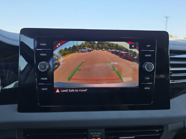 Used 2025 Volkswagen Jetta SE FWD image 23