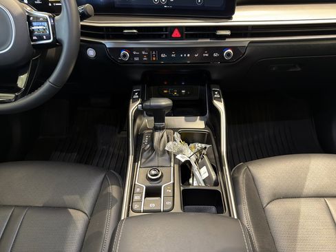 Used 2025 Kia Sorento S w/ Panoramic Sunroof Package FWD image 17