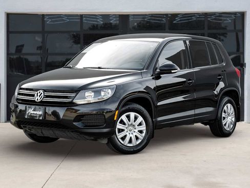 Used 2017 Volkswagen Tiguan S image 1
