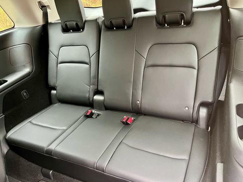 Used 2025 Nissan Pathfinder SL image 21