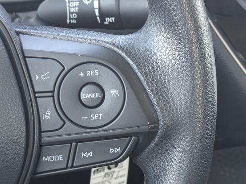 Used 2022 Toyota Corolla LE image 22