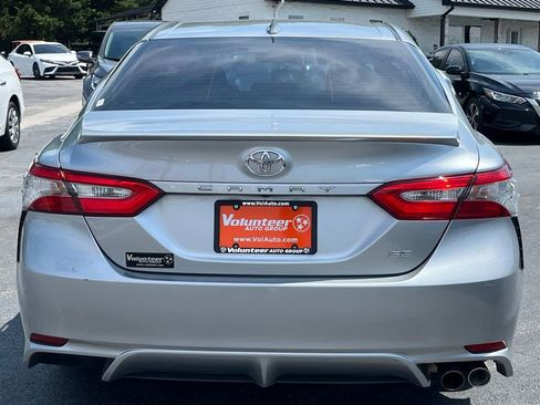 Used 2019 Toyota Camry SE FWD image 6
