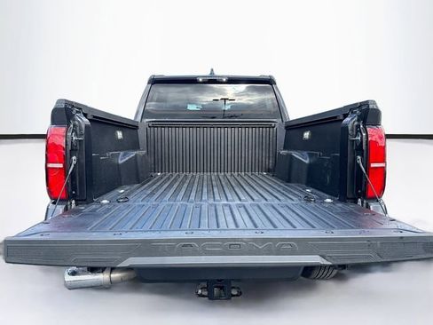 Used 2025 Toyota Tacoma SR5 AWD/4WD image 26