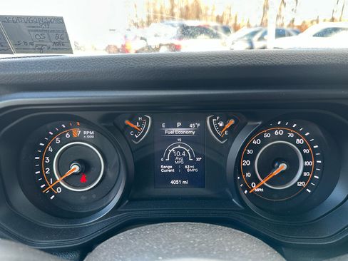 Used 2024 Jeep Gladiator Sport image 12