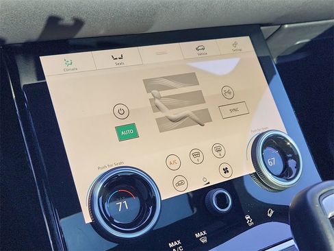 Used 2020 Land Rover Range Rover Evoque R-Dynamic SE image 17