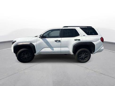 Used 2025 Toyota 4Runner SR5 AWD/4WD image 9