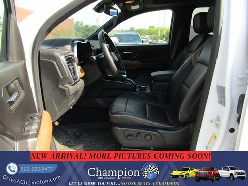 Used 2024 GMC Canyon AT4 w/ AT4 Premium Package AWD/4WD image 12