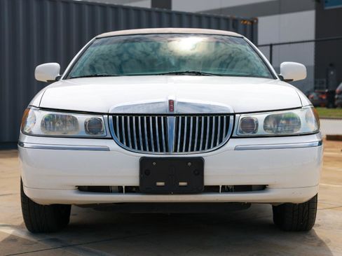 Used 1999 Lincoln Town Car Executive image 17