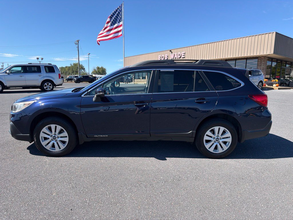 Used 2018 Subaru Outback 2.5i Premium AWD/4WD image 2