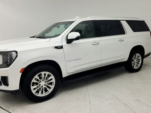 Certified 2022 GMC Yukon XL SLT w/ SLT Premium Package RWD image 4