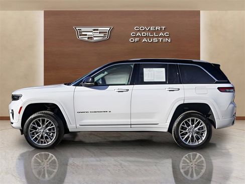 Used 2023 Jeep Grand Cherokee Summit w/ Luxury Tech Group V image 2