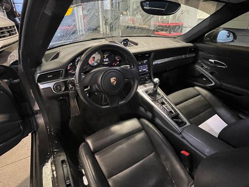 Used 2013 Porsche 911 Carrera 4S image 3