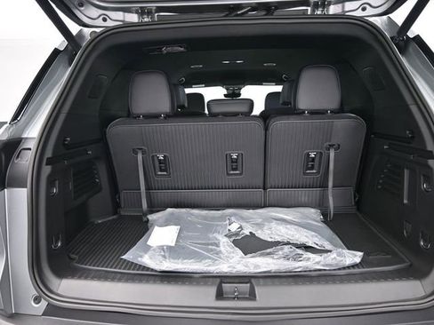 New 2026 Chevrolet Traverse LT w/ Driver Confidence Package image 39