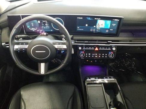 Certified 2025 Hyundai Tucson Limited AWD/4WD image 3