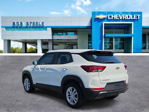 Used 2023 Chevrolet TrailBlazer LS FWD image 3