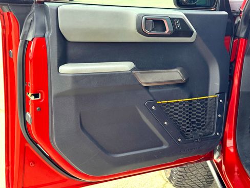 Used 2021 Ford Bronco Badlands image 15