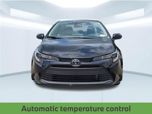 Used 2026 Toyota Corolla LE FWD image 11